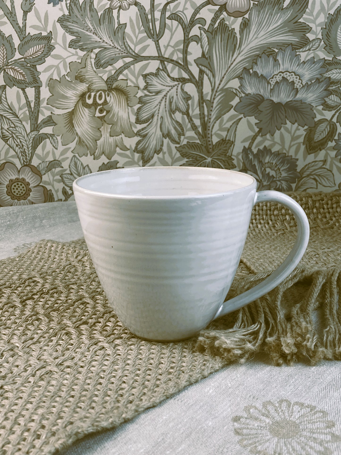 Drejad tekopp "Teatime" Vit