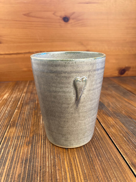 Drejad kopp "Heart to heart" Grönmelerad